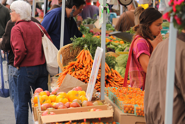 Stonestown farmers market brings fresh food to Lakeshore