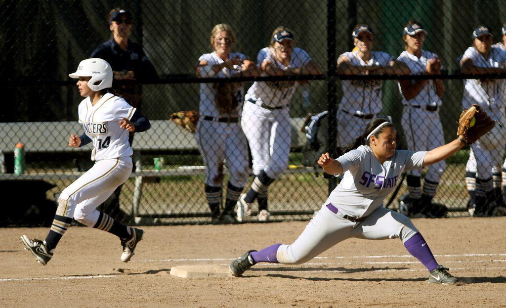 Softball faces loss in doubleheader with Cal Baptist