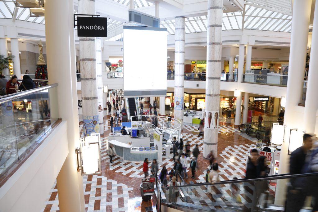 Shoppers converge at Stonestown Galleria during Black Friday on Nov. 25, 2016. Some SF State students were unable to spend time with their family during Thanksgiving, because they had to work early hours at Stonestown for Black Friday sales. (Steven Ho/Xpress)