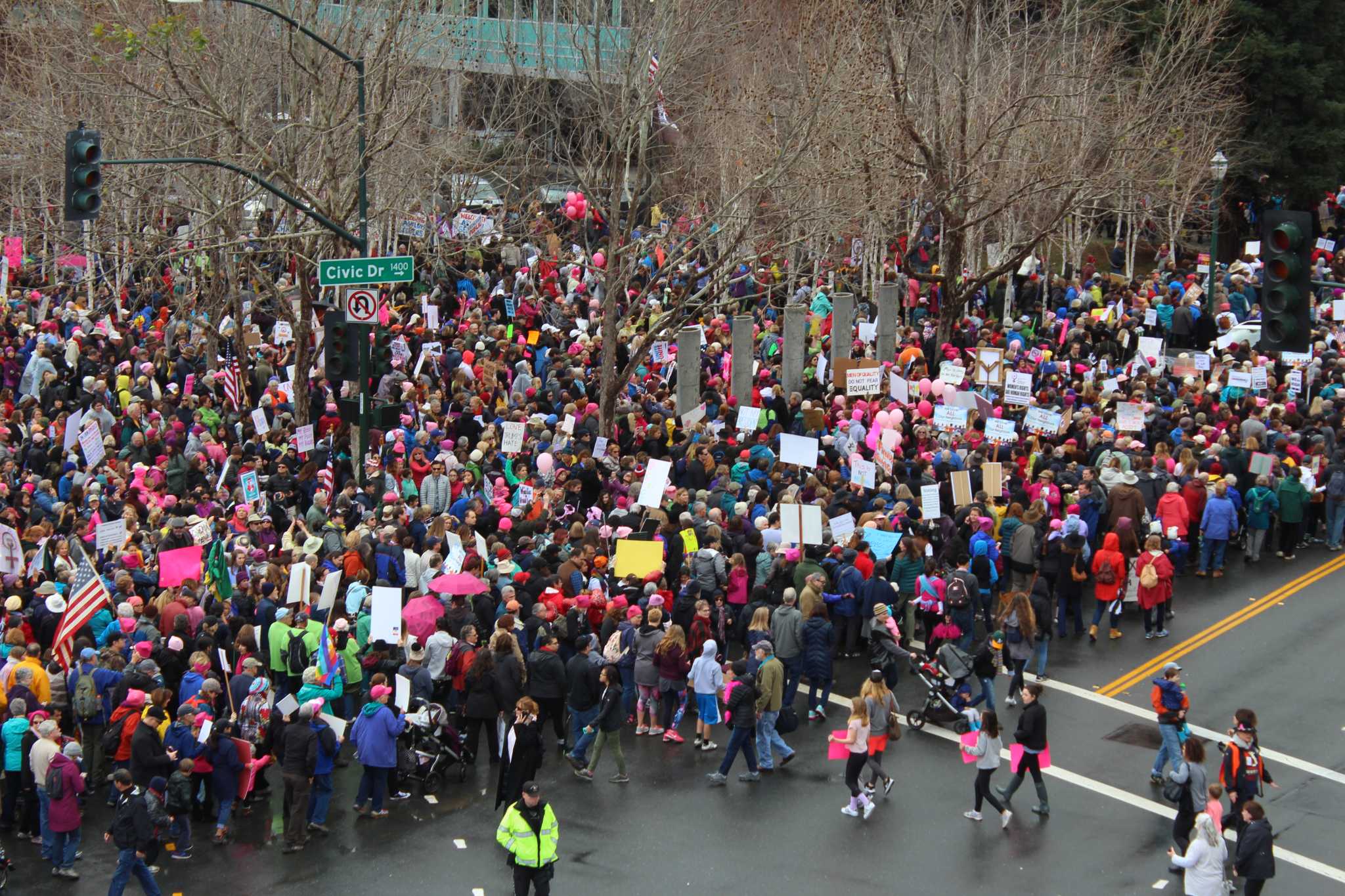 Thousands+gather+for+Womens+March+across+the+Bay+Area