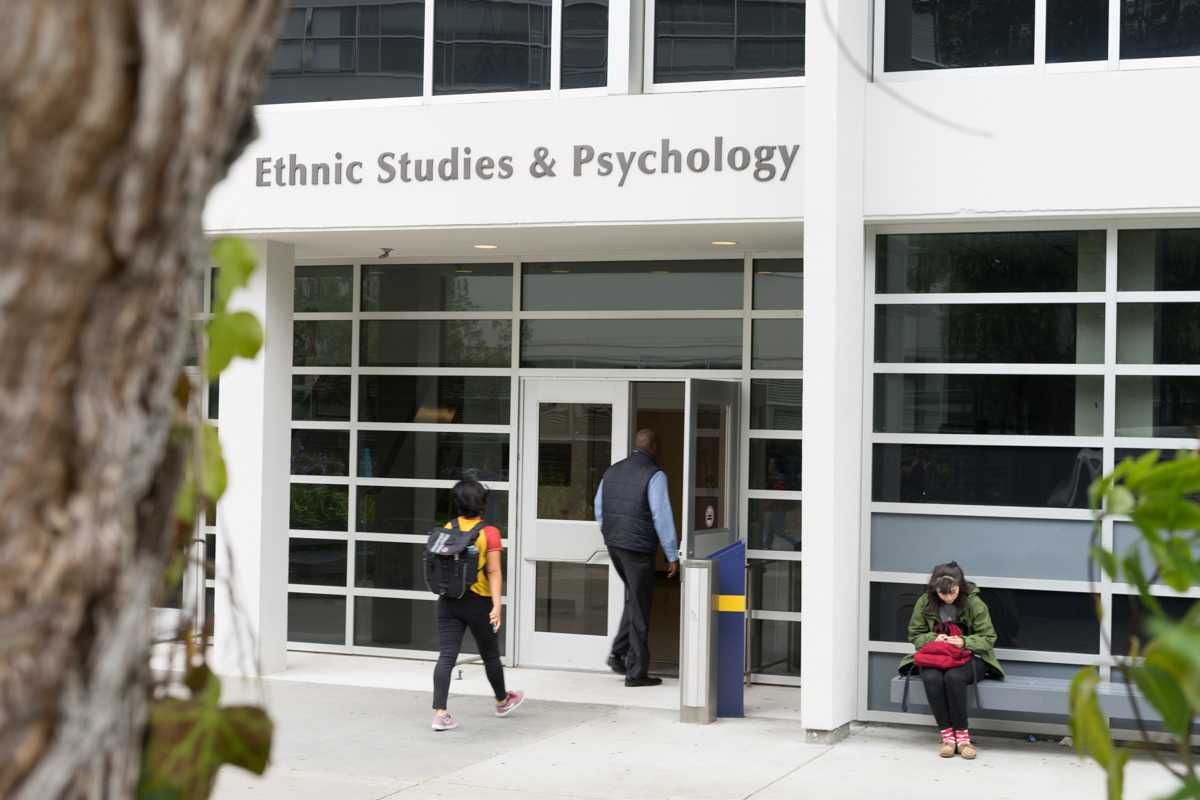 People enter the Ethnic Studies and Psychology building at SF State in San Francisco, Calf. on Wednesday, August 24, 2017. (Sarahbeth Maney/Golden Gate Xpress)