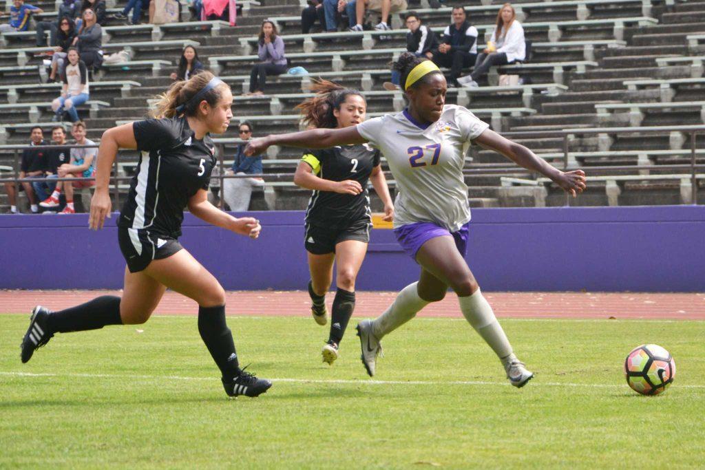 Bianca Lowe (#27) scores a goal during the first half of the women’s soccer game against Holy Names University at SF State’s Cox Stadium on Saturday, September 16, 2017. (Golden Gate Xpress/Cristabell Fierros)