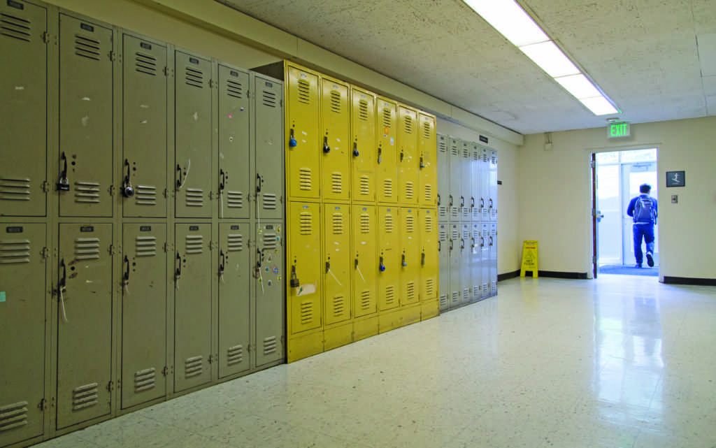 Lockers sit a hallway in the Science Building at SF State on Tuesday, Nov. 28, 2017. Lockers in the Science Building that are usually in full use have vacancies. (Travis Wesley/Golden Gate Xpress)
