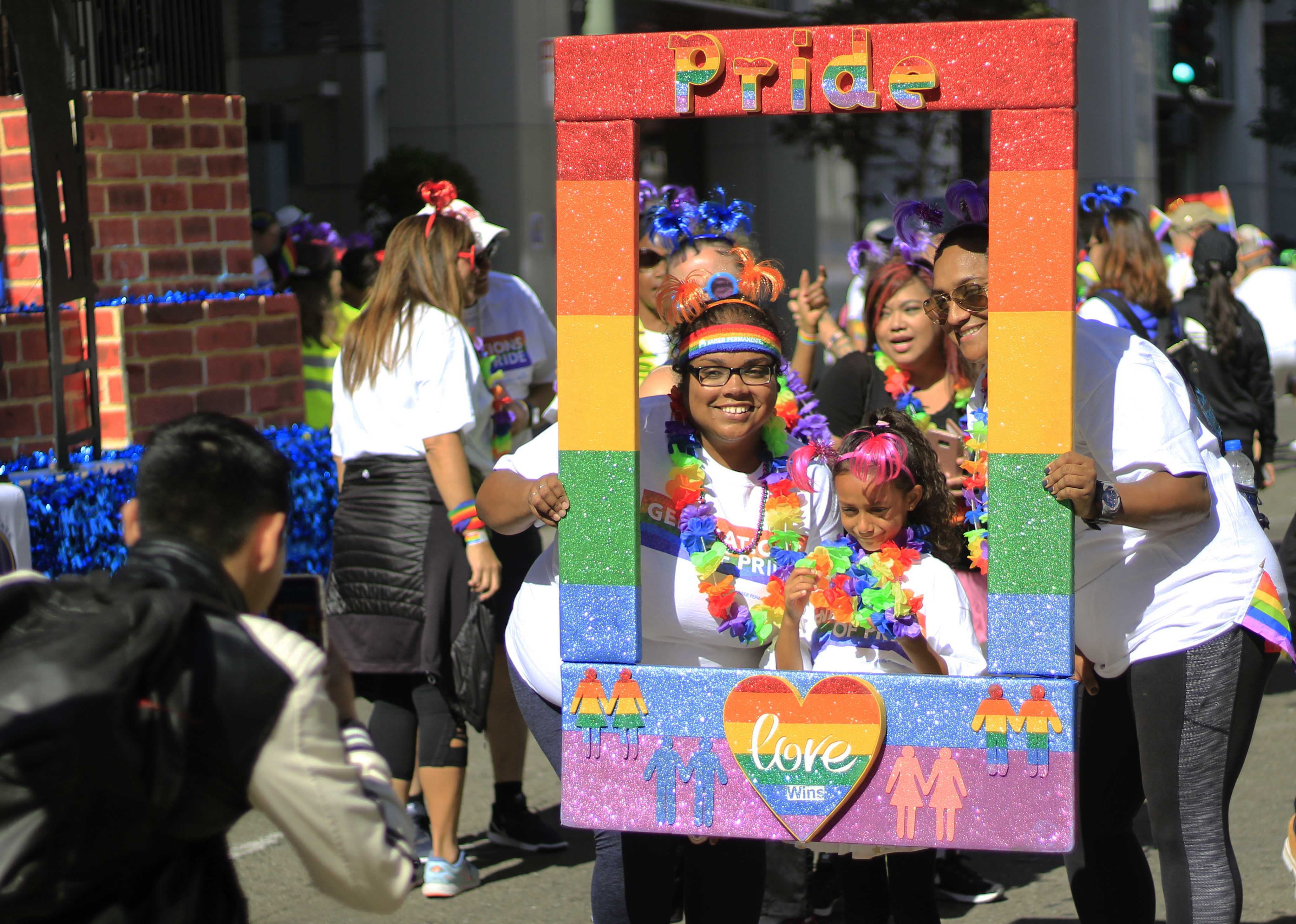 Pride celebration livens Oakland, highlights marginal community