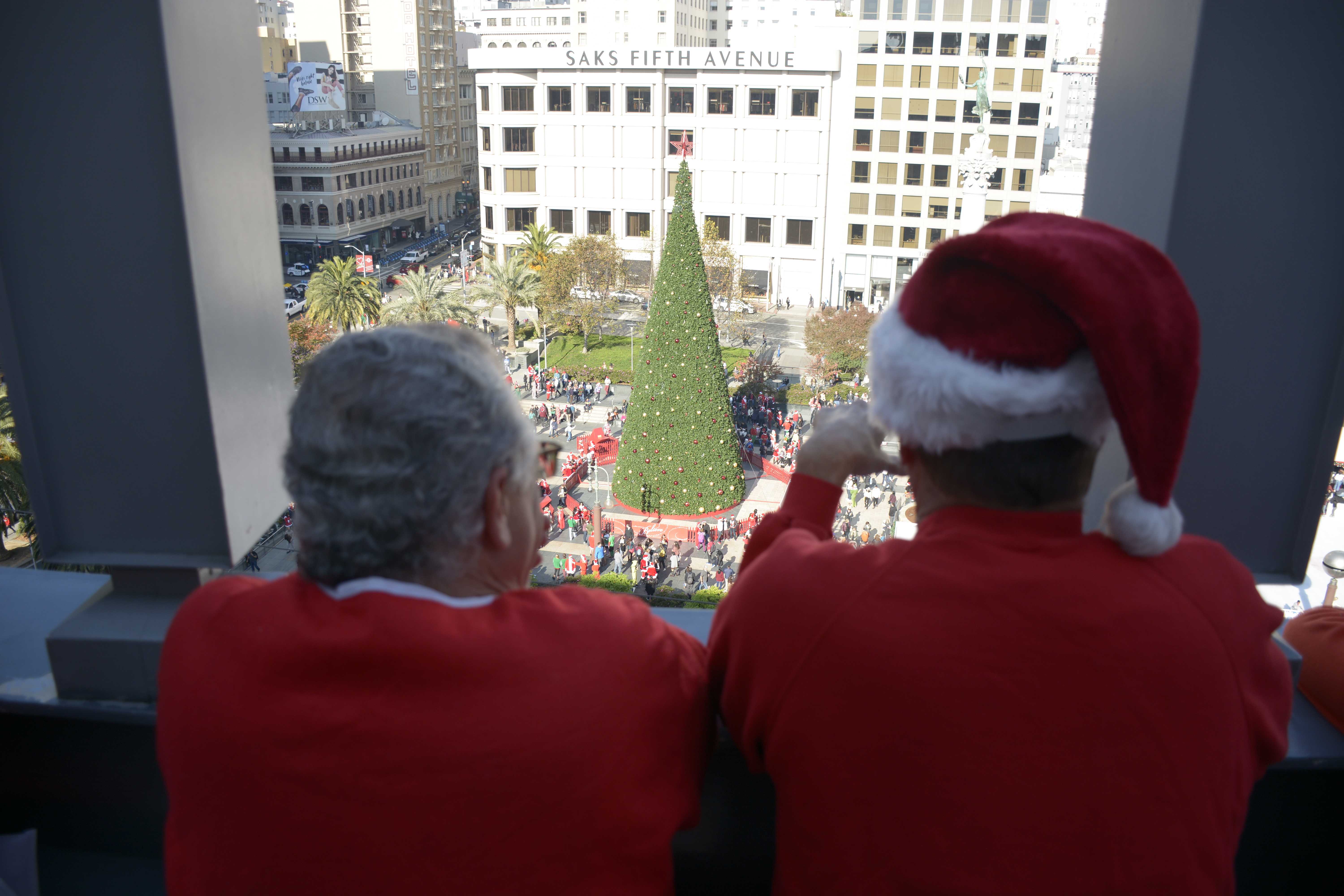 Hundreds of people dressed up as Santa Claus and gathered at Union Square for SantaCon on Saturday, December 8th, 2018. (Tristen Rowean/Golden Gate Xpress)