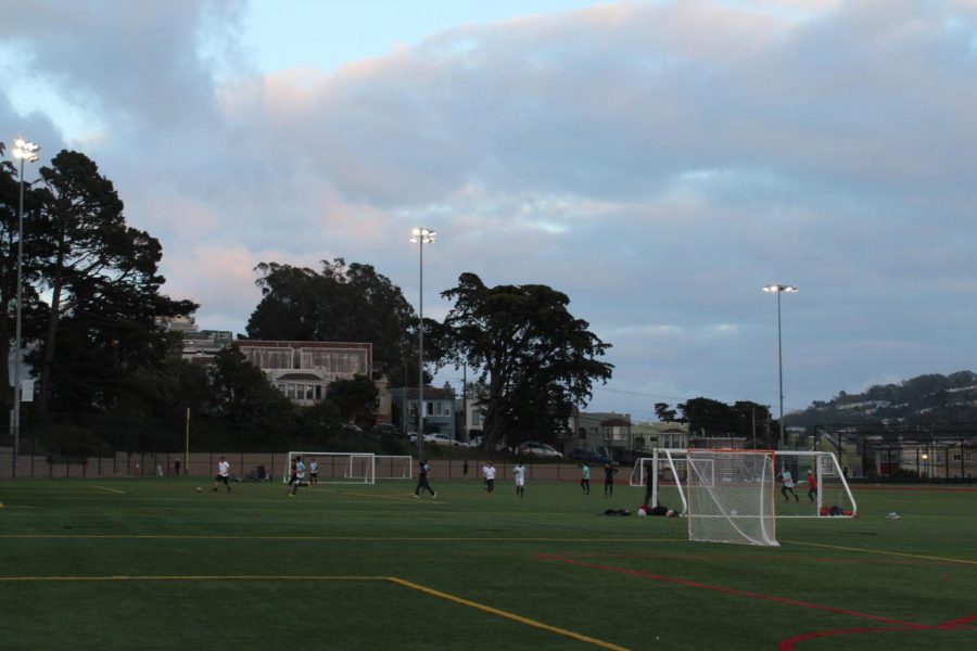 San Francisco residents play soccer at Minnie & Lovie Ward Recreation Center and Park soccer fields on Wednesday evening despite COVID-19 restrictions (Alonso Frias / Golden Gate Xpress).