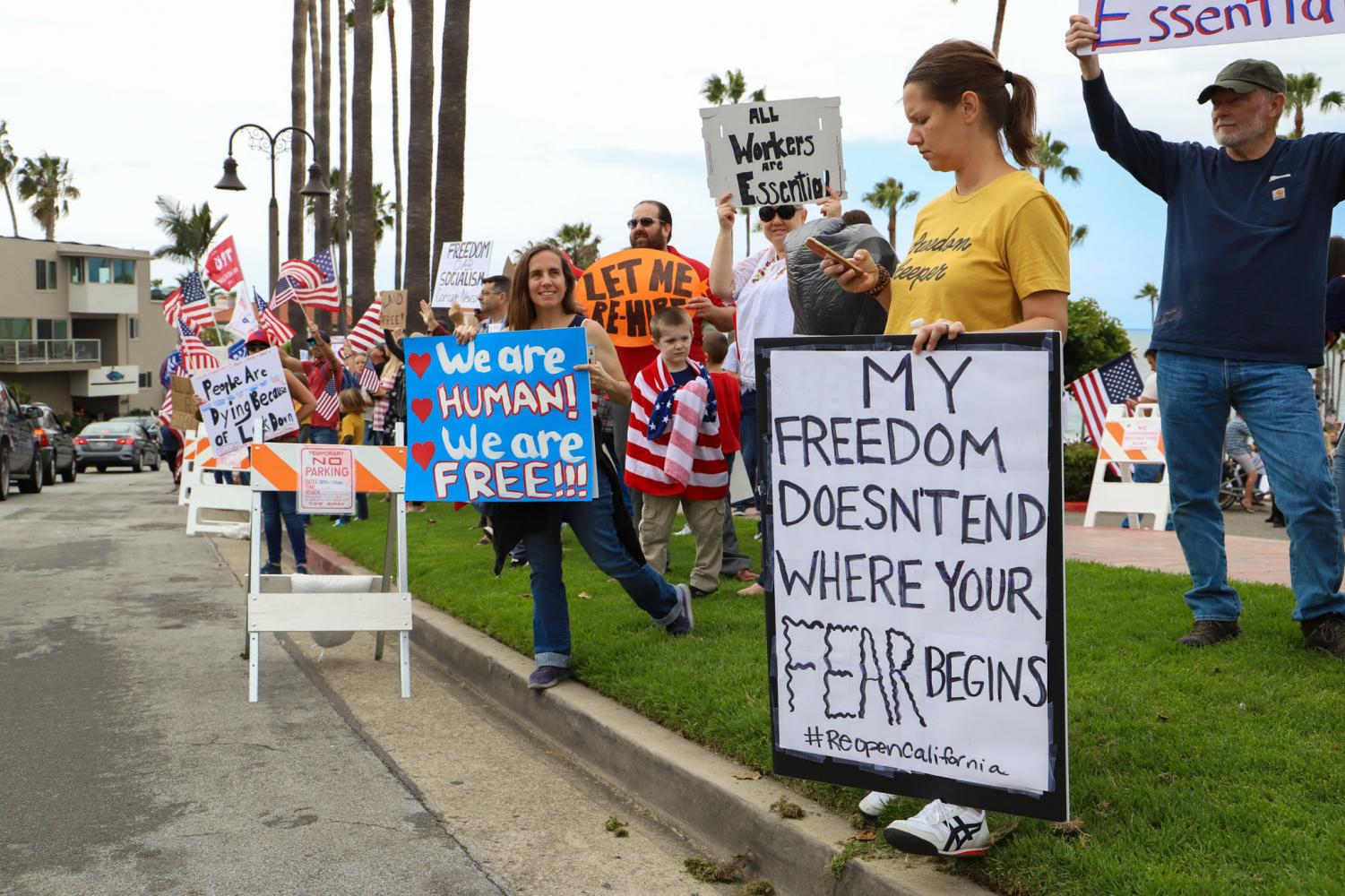 Photo+of+the+Day%3A+Orange+County+residents+gather+to+protest+stay-at-home+order