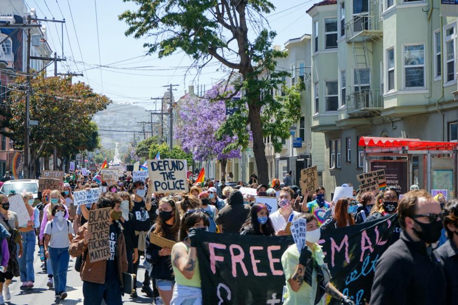 Protestors march down 18th Street during the Pride is a Riot in San Francisco, on June 17, 2020 (Daniel Da Silveira / Golden Gate Xpress)