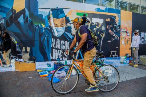 SF State Alum turns Anger into Action: Viral photo becomes mural to celebrate 2020 grads