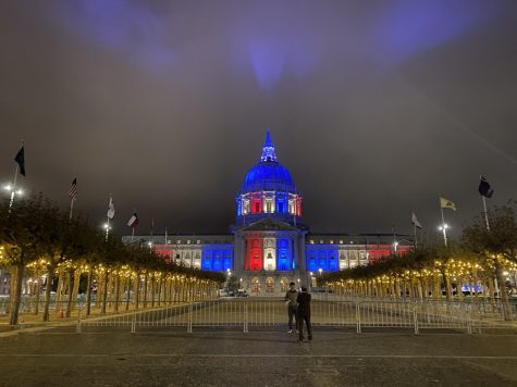 San Francisco City Hall turns their lights red, white and blue for Election Day on Nov. 3, 2020, after the state was announced to give its Electoral College votes to former VP Joe Biden  (Dyanna Calvario / Golden Gate Xpress)