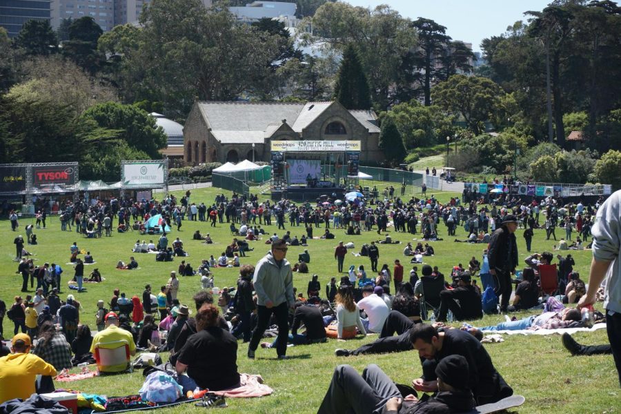 Thousands gather at Golden Gate Park’s Robin Williams Meadow in San Francisco, CA on April 20, 2022 for the 4/20 Festival (Jocelyn Hernandez Gomez / Golden Gate Xpress)