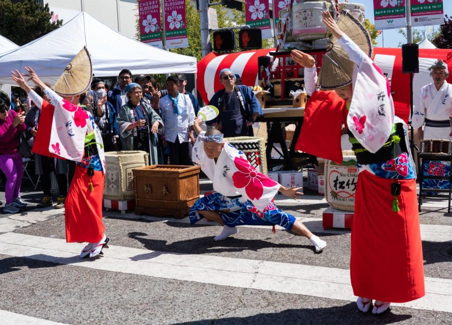 Dancers perform a traditional Japanese dance at the Cherry Blossom Festival on Post Street in Japantown on April 17. (Rashik Adhikari / Golden Gate Xpress)
