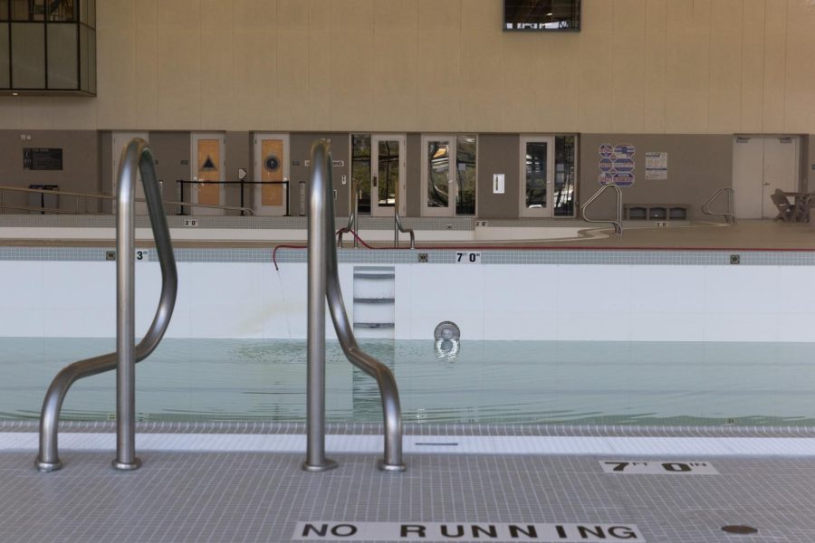 A partially empty pool sits in the closed aquatics area at Mashouf Wellness Center at SF State on Tuesday, Feb. 21, 2023. (Benjamin Fanjoy / Golden Gate Xpress)