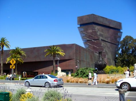 An exterior shot of the De Young Museum located in San Francisco, Calif., during the Tutankhamun exhibit in 2009. (Courtesy of Mark Miller) 