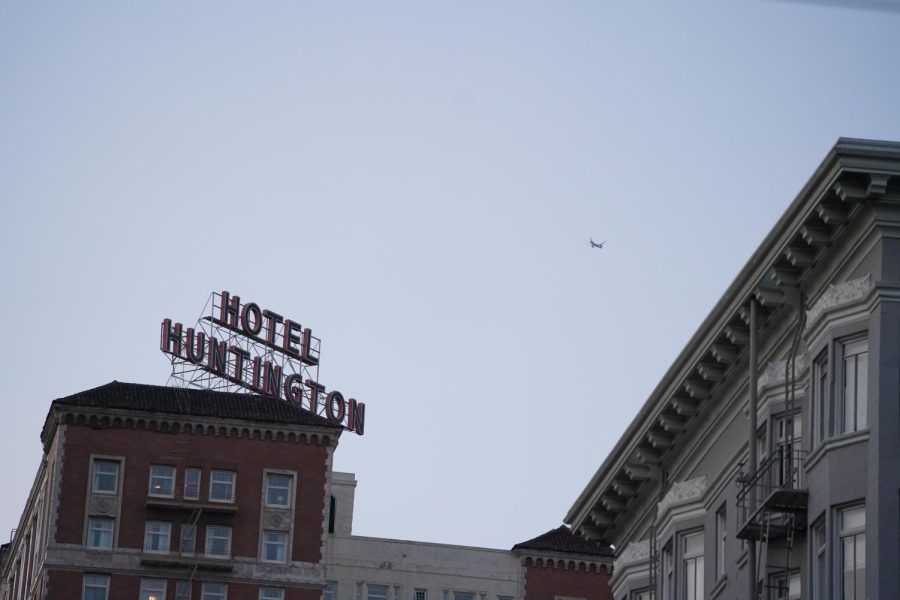 A scene of Hotel Huntington in San Francisco’s Lower Nob Hill neighborhood on May 15, 2023. The hotel is a historic part of the city that provides luxury through modern amenities. (Joshua Carter / Golden Gate Xpress)