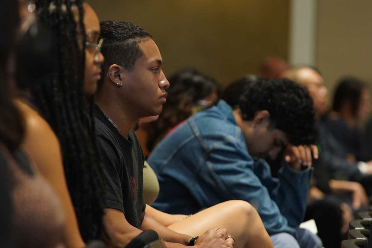 Student attendees express frustration with trustees comments during the board meeting in Sept. 13, 2023. (Daniel Hernandez / Golden Gate Xpress)