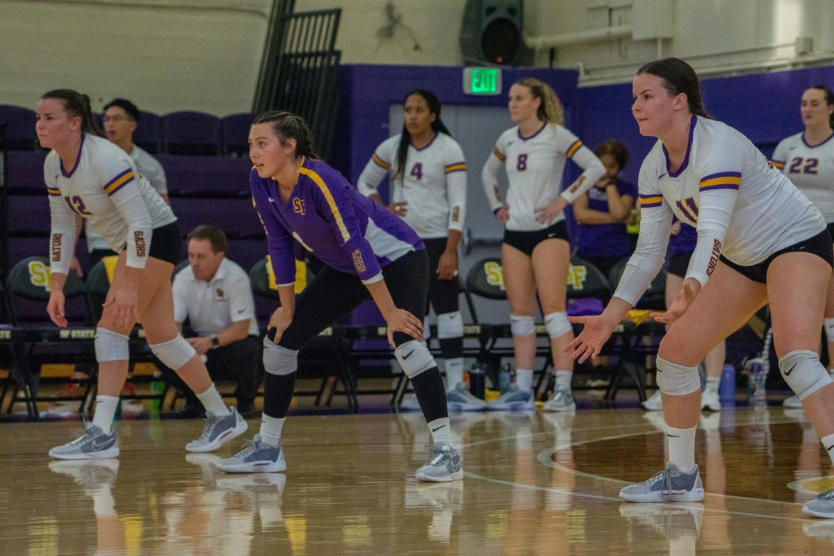 Brianna DeBoer, Asia Arbaugh, and Kimberly DeBoer during the women’s volleyball game against Cal Poly Pomona at the SFSU gymnasium on Oct. 5, 2023. (Ryosuke Kojima/Golden Gate Xpress)