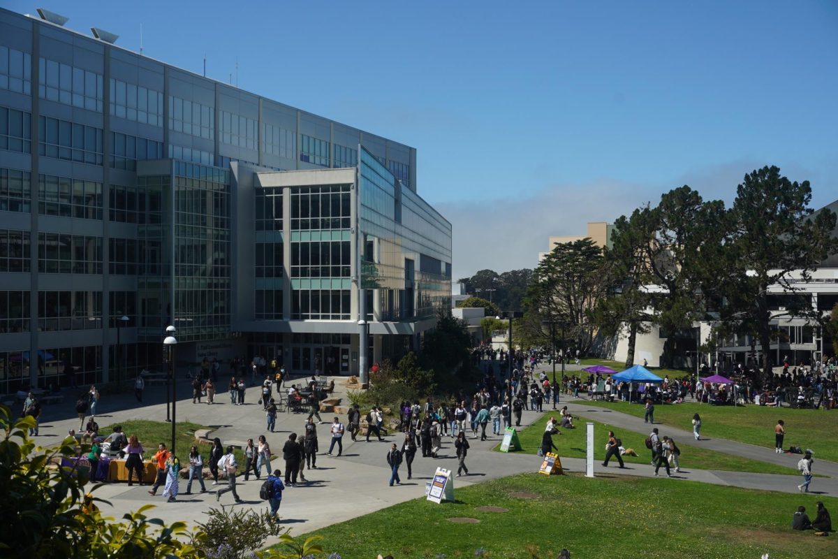 SFSU’s library building on August 27, 2024. (Neal Wong / Golden Gate Xpress)
