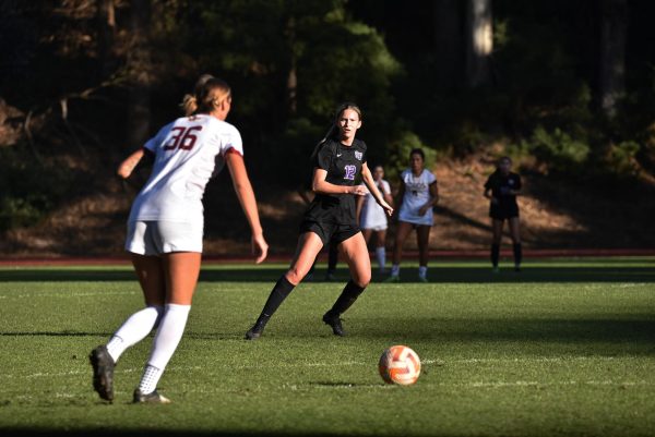 Women’s soccer remains strong and connected in their last home game of the season